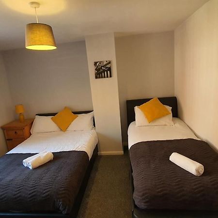 Contractors, City Centre, Parking, 3 Double Rooms, Netflix, Cosy! Coventry Exterior foto